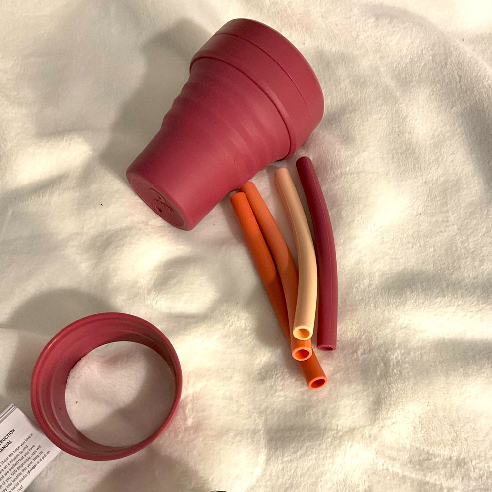NEW Stojo collapsible cup with 4 reusable straws. Great for the environment